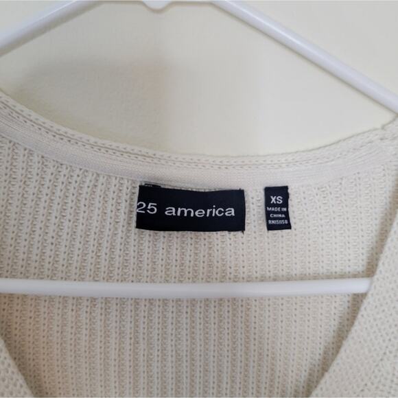 525 America V-Neck Shaker Sweater in Ivory - Picture 4 of 5